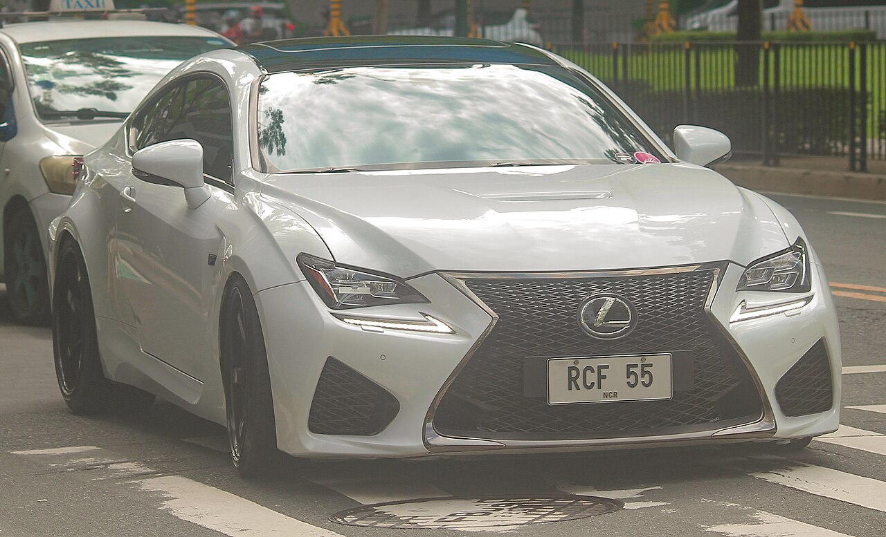 2015 Lexus RC F viewed from the front right